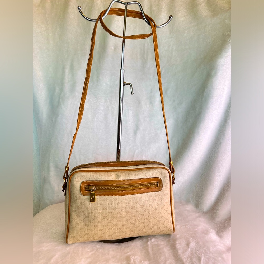 SOLD -Authentic Vintage Gucci GG Crossbody